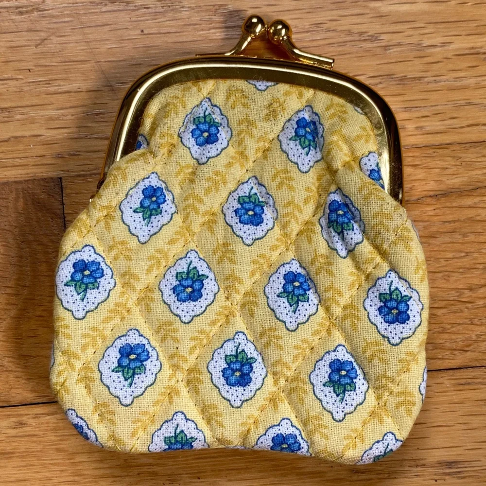 ⭐️HP⭐️Vera Bradley|coin purse🪙 - Picture 2 of 5